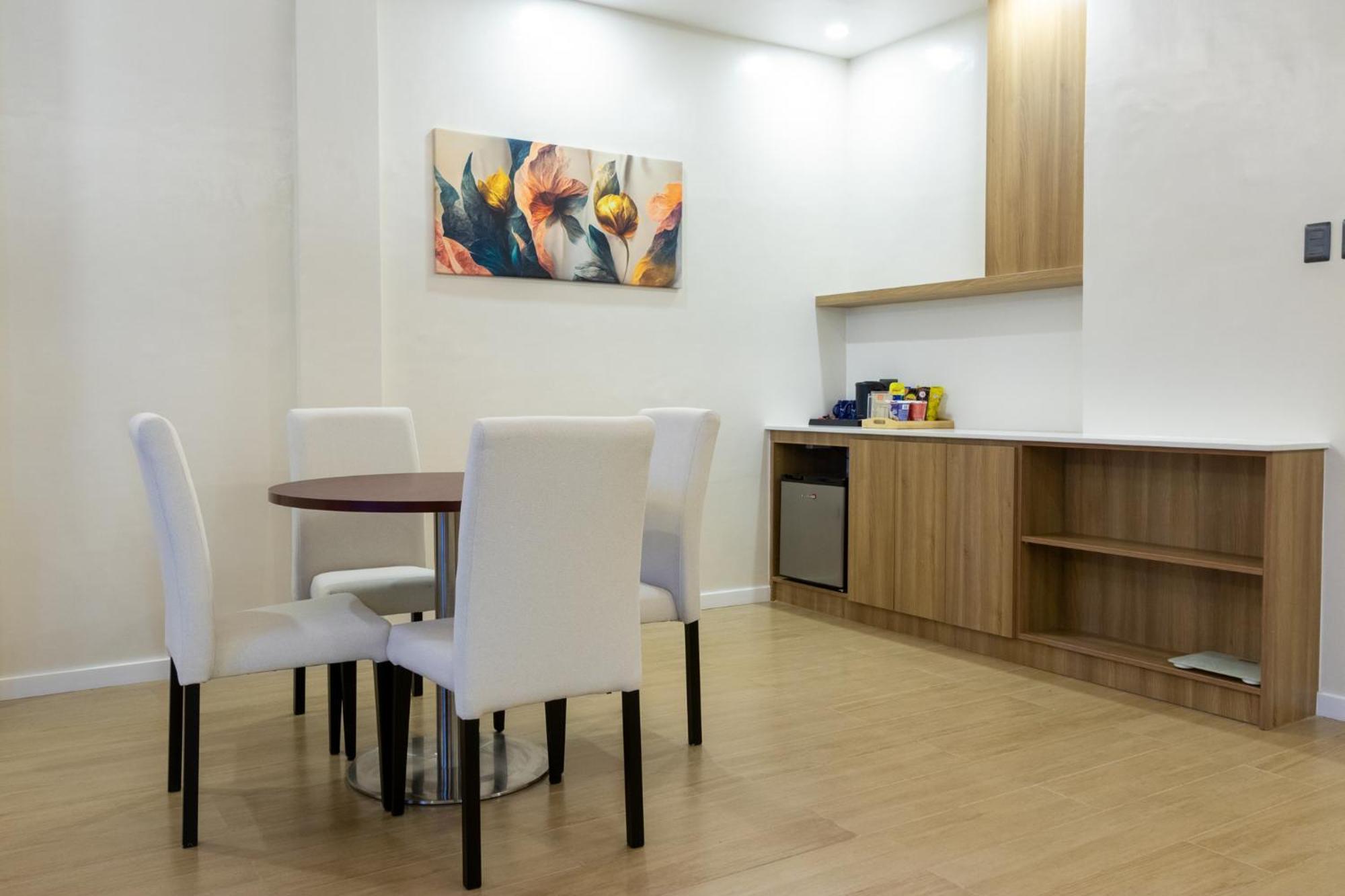 Levo Hotel Urdaneta ภายนอก รูปภาพ